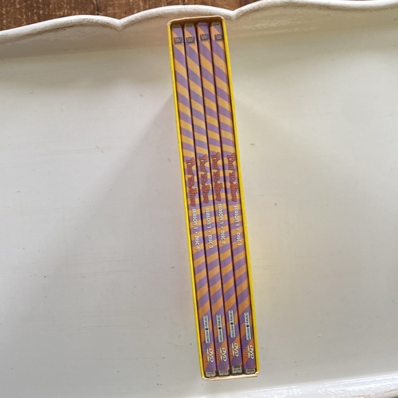 That 70’s Show Season One - 4 Disc DVD Set - 25 Episodes - Picture 3 of 13